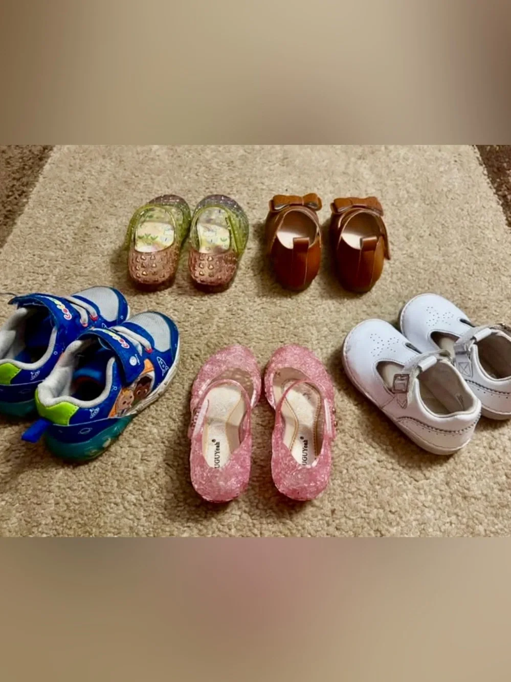 5 pair of baby shoes size 5
